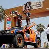 Rallye Dakar 2013, 1. etapa: Robby Gordon a Kellon Walch