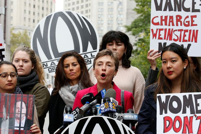 Demonstrace v New Yorku na podporu vyšetřování Harveyho Weinsteina.