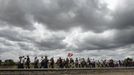 Coal miners and their families march on a national main road N 630 between Robla village and Leon, northern Spain, June 14, 2012. The miners are protesting against the government's proposal to decrease funding for coal production. REUTERS/Eloy Alonso (SPAIN - Tags: CIVIL UNREST BUSINESS EMPLOYMENT ENERGY) Published: Čer. 14, 2012, 4:27 odp.