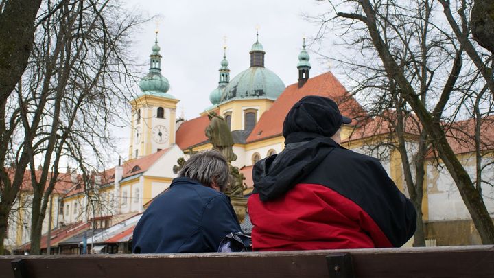 Na Svatý Kopeček se stěhují bývalí vězni. Nezmění se, říkají místní a bojí se o děti