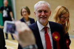 Britští labouristé po měsících sporů přijali mezinárodní definici antisemitismu