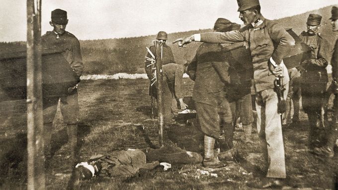 29. května 1918 v 5:40: Poprava tří vůdců rumburské vzpoury. Stanko Vodičky, Františka Nohy a Vojtěcha Kováře. Zastřeleni byli na sportovním hřišti za rumburským hřbitovem.