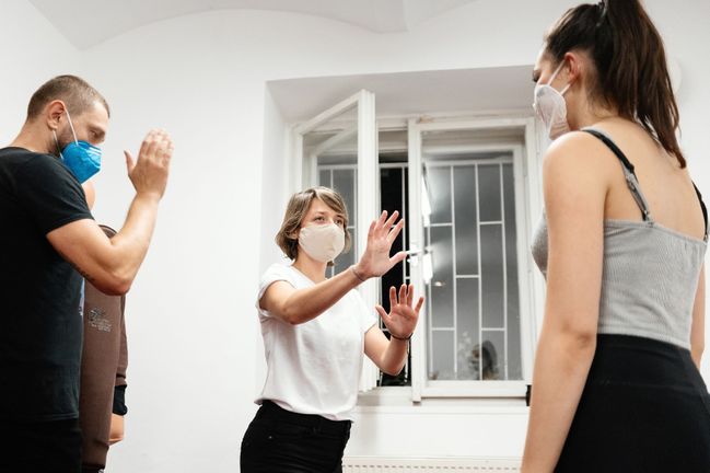 Na další fázi konfrontace vás připraví povel "Stop"