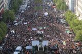 Na Václavské náměstí nepřišlo málo lidí. Podle policejních odhadů dorazilo 20 až 30 tisíc demonstrantů.