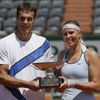 František Čermák a Lucie Hradecká se radují z víětzství na French Open