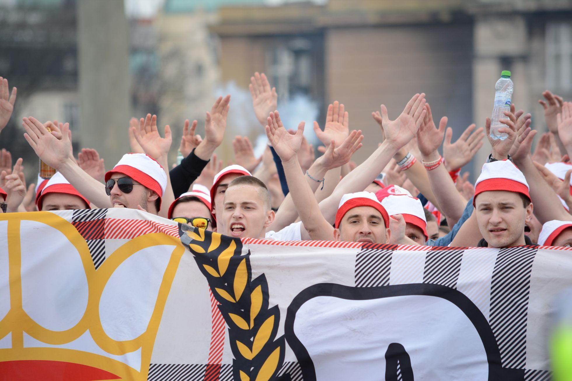 Pochod fanoušků fotbalové Slavie na 283. derby (jaro 2015)