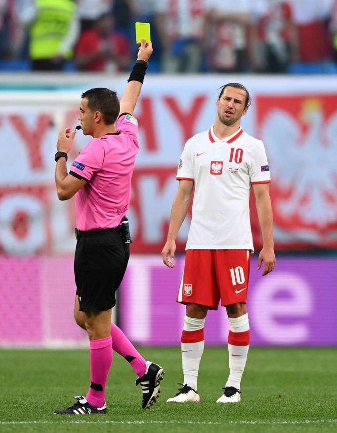 I Grzegorz Krychowiak takto přispěl k prvenství Polska ve statistice žlutých karet