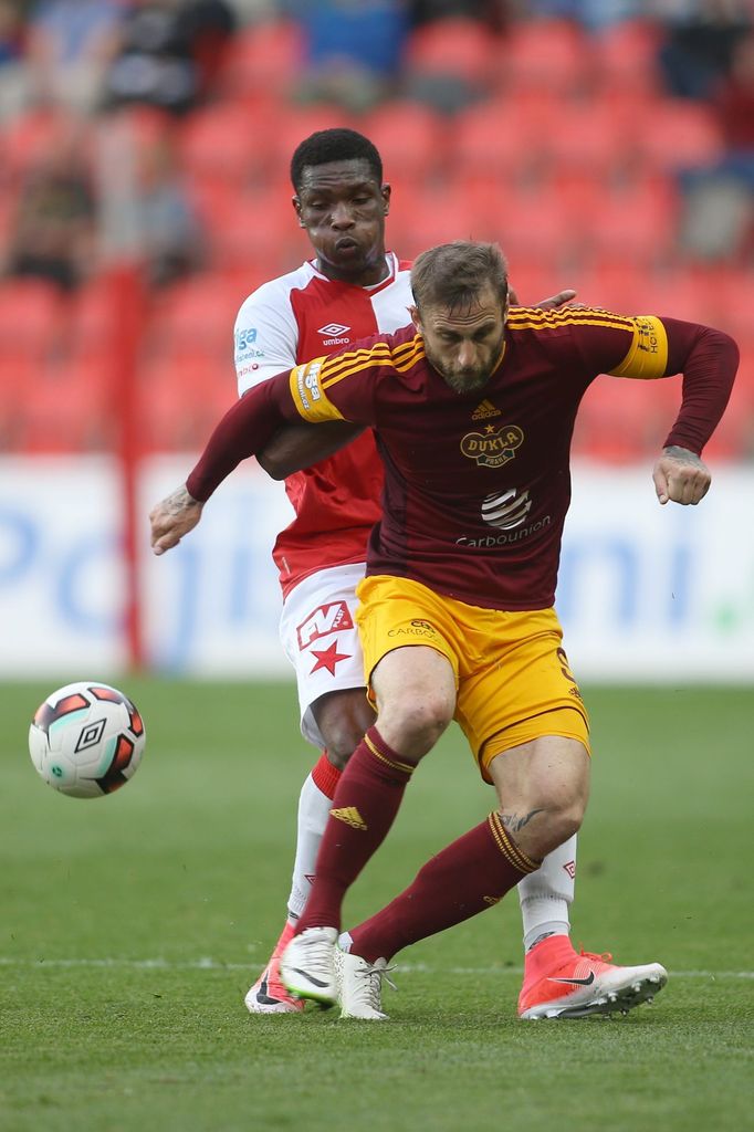 EPL, Slavia-Dukla: Simon Deli -Jan Holenda