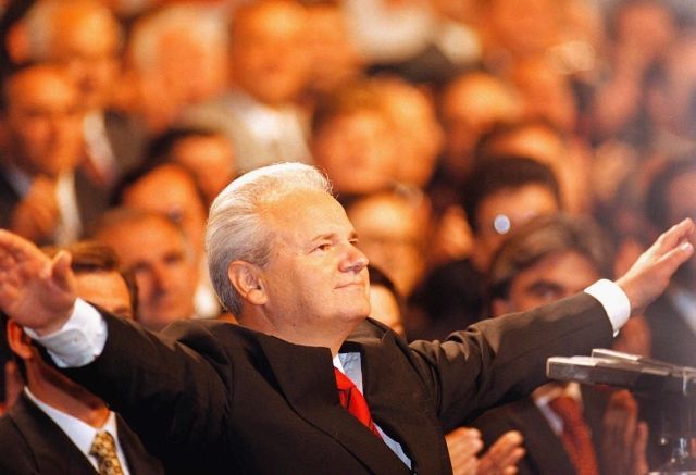 Slobodan Miloševič v Bělehradě na snímku z roku 1997