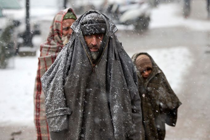 Sníh v Kašmíru, Srinagar v Indií kontrolované oblasti.