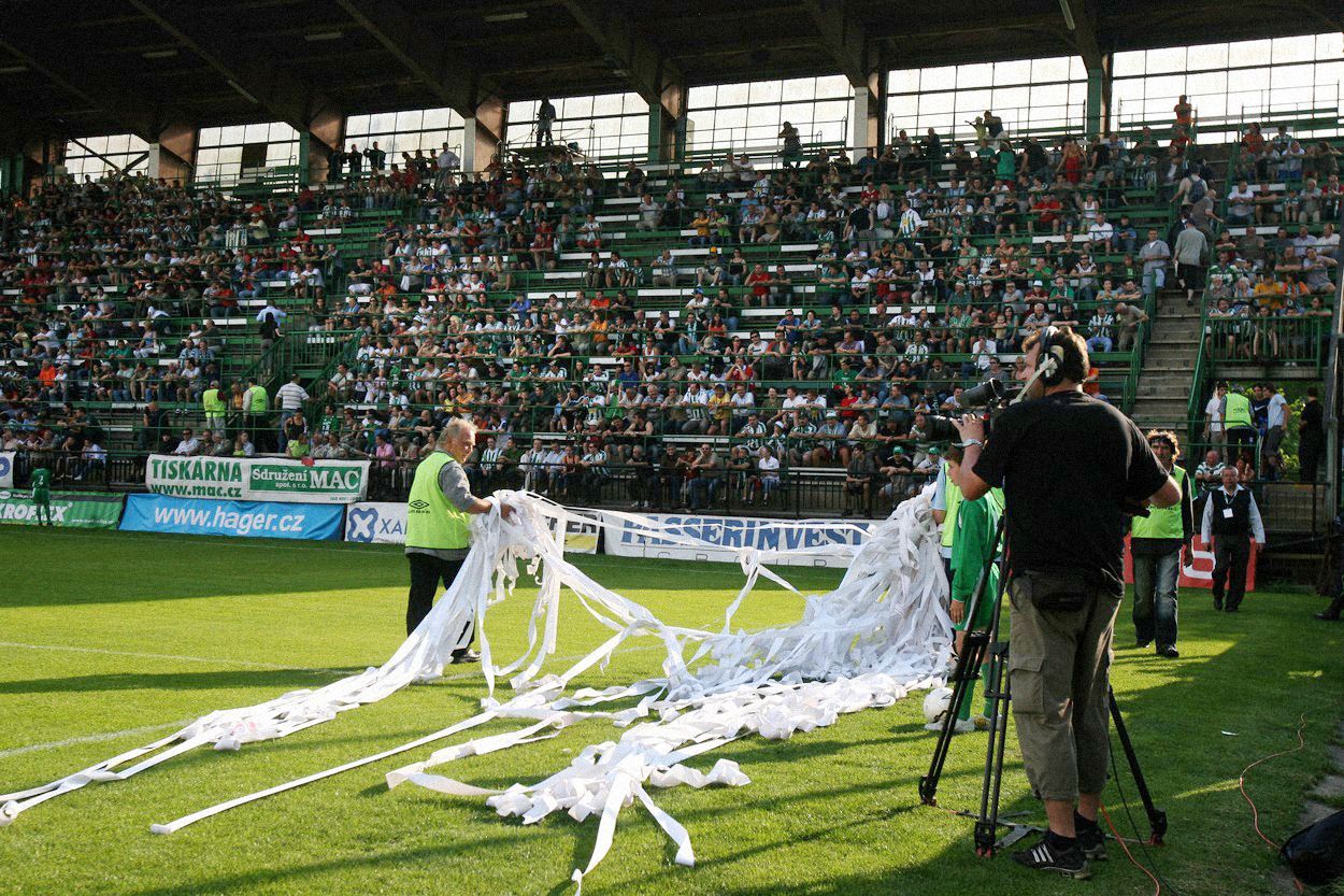 Fotogalerie / Před 90 lety byl otevřen fotbalový stadion Ďolíček klubu Bohemians 1905