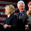 Ani podpora manžela Billa Clintona Hillary nepomohla. skončila až třetí.