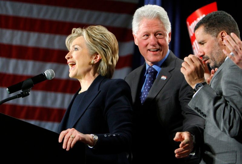 Ani podpora manžela Billa Clintona Hillary nepomohla. skončila až třetí.