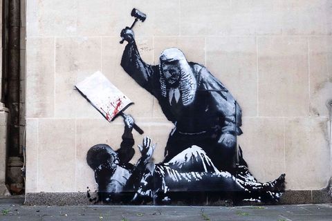Banksy, Londýn, Velká Británie, Nejvyšší soud, Palestine Action, mural, street art, graffiti