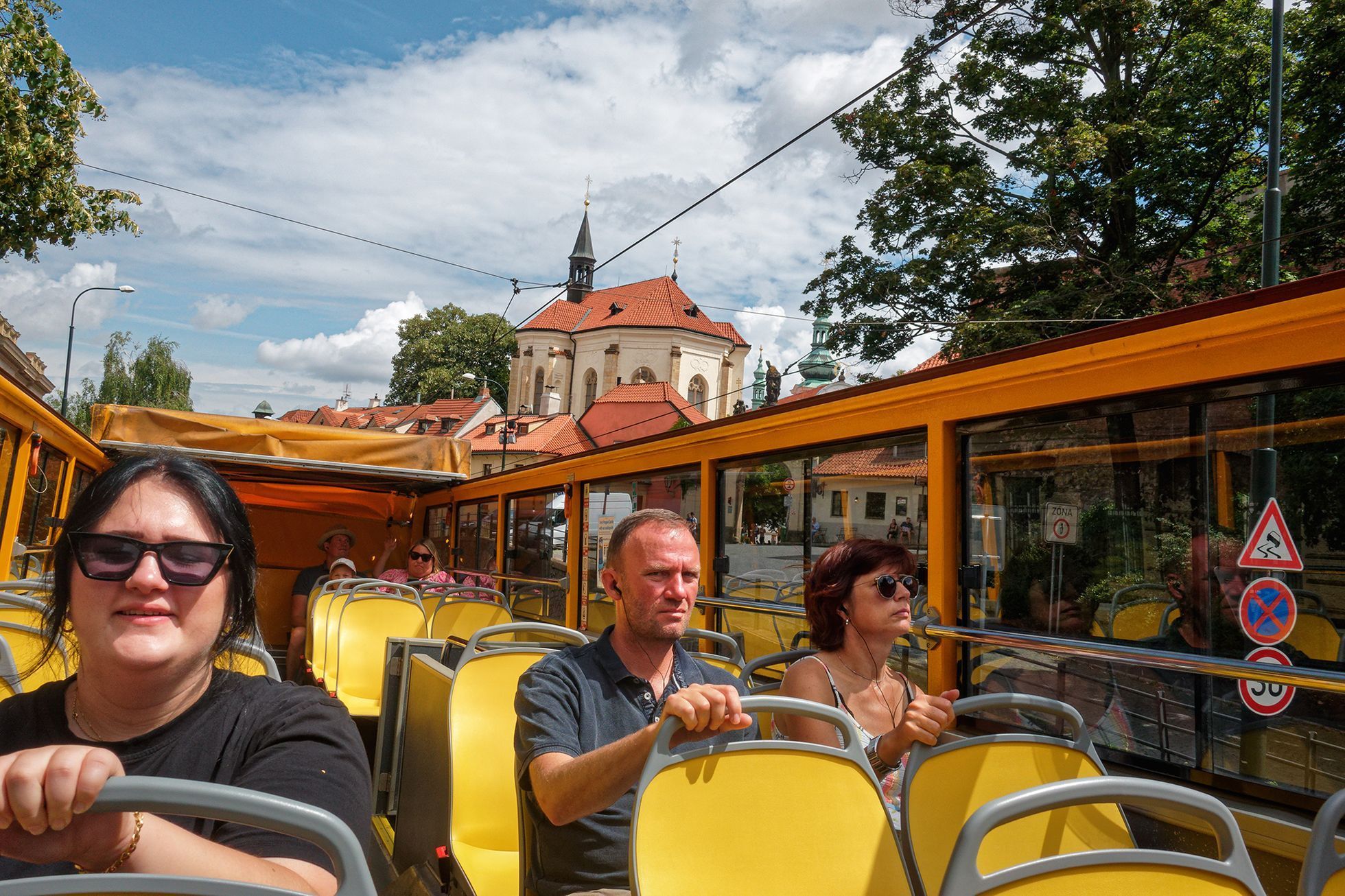 Praha viděná z Hop On busu: krásné památky, Kafka, pivo, rum i sexshopy