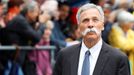 Boss F1 Chase Carey přichází na zádušní mši za Nikiho Laudu ve vídeňské katedrále svatého Štěpána