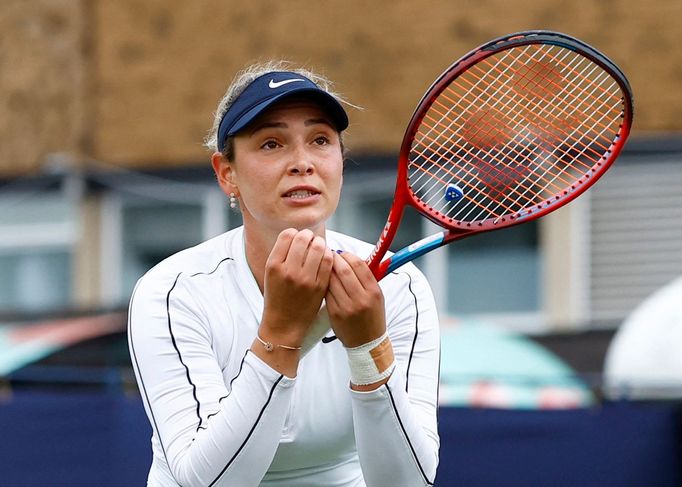 Tennis - Eastbourne International - Devonshire Park Lawn Tennis Club, Eastbourne, Britain - June 19, 2022 Croatia's Donna Vekic reacts during her qualifying match against