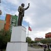 kosovo socha bill clinton