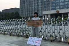 Poprvé ji zatkli v šestnácti. "Čínská Greta" nesmí kvůli aktivismu do školy