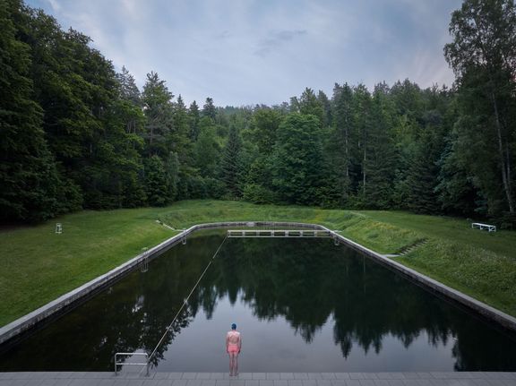 První zmínky o Lesním koupališti pocházejí ještě z období před 2. světovou válkou a vážou se ke spolku „Waldbad in Ruppersdorf“.