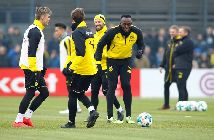 Usain Bolt trénuje s fotbalisty Borussie Dortmund.