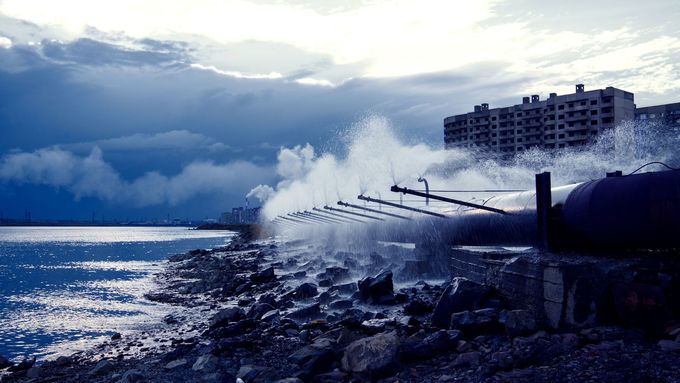 Sorokinův román se odehrává po výbuchu atomové bomby. Na ilustračním snímku je znečištěné industriální město Norilsk na Sibiři.