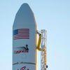Raketa Antares připravena ke startu, USA, Virginia.