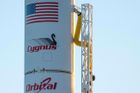 Raketa Antares měla do vesmíru vynést nákladní loď Cygnus. Na palubě měla 2,3 tuny nákladu pro Mezinárodní vesmírnou stanici (ISS).