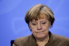 Německo bojuje s násilím uprchlíků i radikály z krajní pravice, připustila Merkelová
