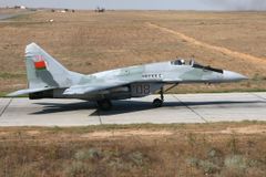 Bělorusko stíhačkou donutilo přistát letoun Ryanairu. Aby zatklo Lukašenkova kritika