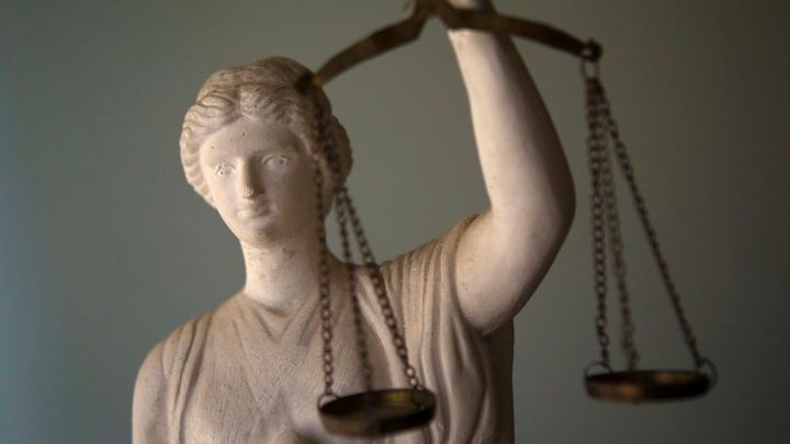 Stát nemusí hradit ušlý zisk za covidové uzávěry podle krizového zákona, rozhodl soud; Zdroj foto: Reuters