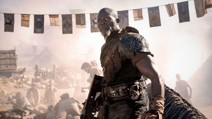 Djimon Hounsou jako generál Titus.