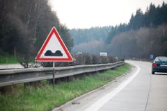 U Velké Bíteše se celou noc kvůli stavbě mostu objížděla D1