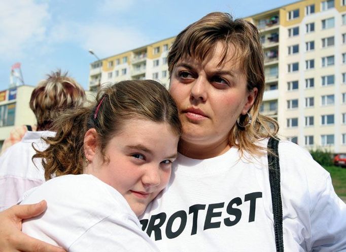 Veronika Lhotská s dcerou Denisou přijely do Mostu z Chomutova.