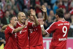 Šampióni v akci: Bayern premiéru zvládl, boháči z Paříže ne
