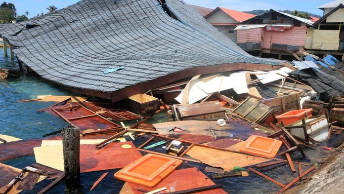 Škody po zemětřesení v indonéském městě Ambon