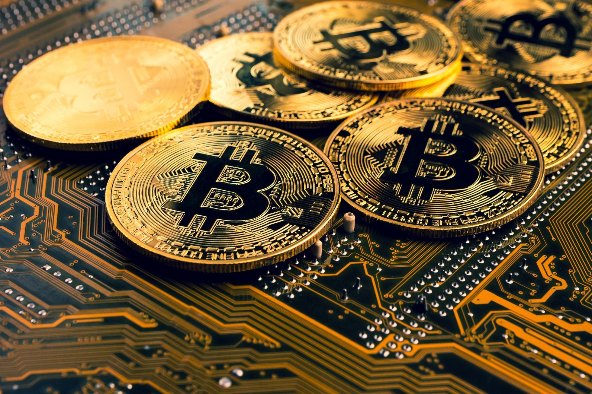 Bitcoin, Historie Bitcoinu: Od pizzy za 10 000 BTC po digitální zlato 21. století, codagalerie, Magazín, historie, výročí