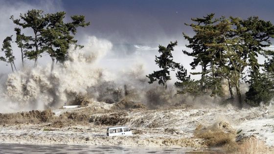 Supertsunami. Aljaškou se prohnala vlna vysoká půl kilometru, v Thajsku umírali Češi