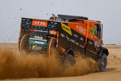Skvělý start českých kamionů na Dakaru. Macík vyhrál prolog, Šoltys byl čtvrtý