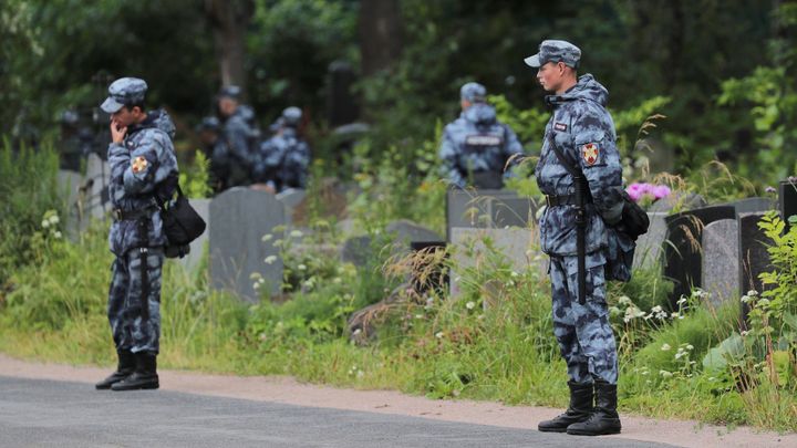 Požár na ruské ponorce mohl být katastrofa, zemřeli tam hrdinové, zaznělo na pohřbu