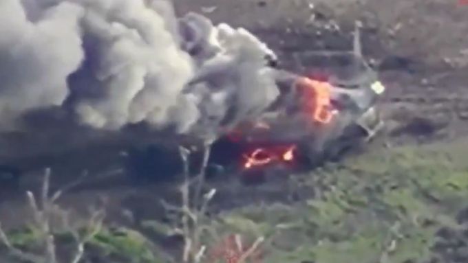 Příklad odraženého ruského útoku. Ukrajinci na jaře zlikvidovali mechanizovaný pokus u obce Volnoje Pole v Doněcké oblasti.