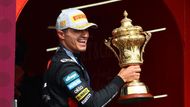 Lando Norris z McLarenu slaví triumf ve VC Británie F1 2025