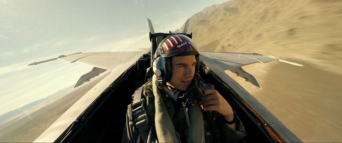 Tom Cruise jako Maverick.