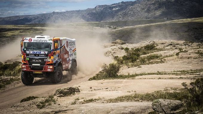 Aleš Loprais se z českých pilotů kamionů drží v Rallye Dakar nejlépe.