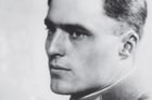 Plukovník hrabě Claus Schenk von Stauffenberg na snímku z roku 1933. Byl mozkem i pachatelem jednoho z vrcholných činů německého protinacistického odboje.