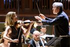 Pražané tleskali Orchestru národní akademie sv. Cecílie, přivezl vzácnou sólistku