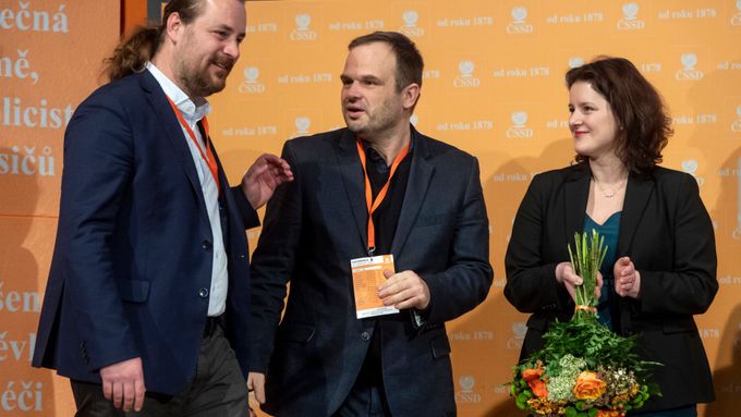 Nově zvolení místopředsedové (zleva) Ondřej Veselý, Michal Šmarda a Jana Maláčová.
