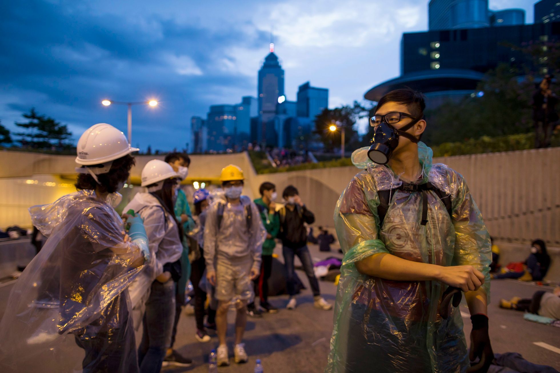 Střety demonstrantů s policisty v Hongkongu - 1. prosince
