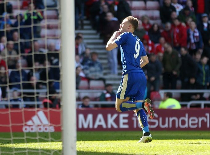 Slavící Jamie Vardy z Leicesteru City