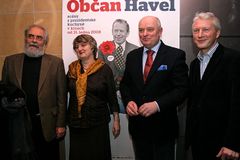 Kandidát Havel prožije v kině Dusno, Krizi a Odcházení